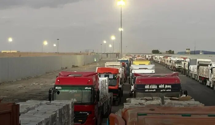 ورود کامیون‌های حامل کمک‌های بشردوستانه به غزه