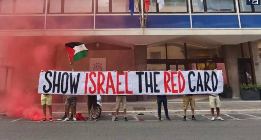 اعتراضات گسترده هواداران ایتالیایی به برگزاری بازی فوتبال با رژیم صهیونیستی + تصاویر