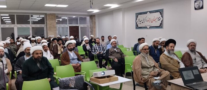 افتتاح بیست‌ویکمین دوره مهارت‌های بیان تفسیر در ستاد تفسیر قرآن کریم + تصاویر