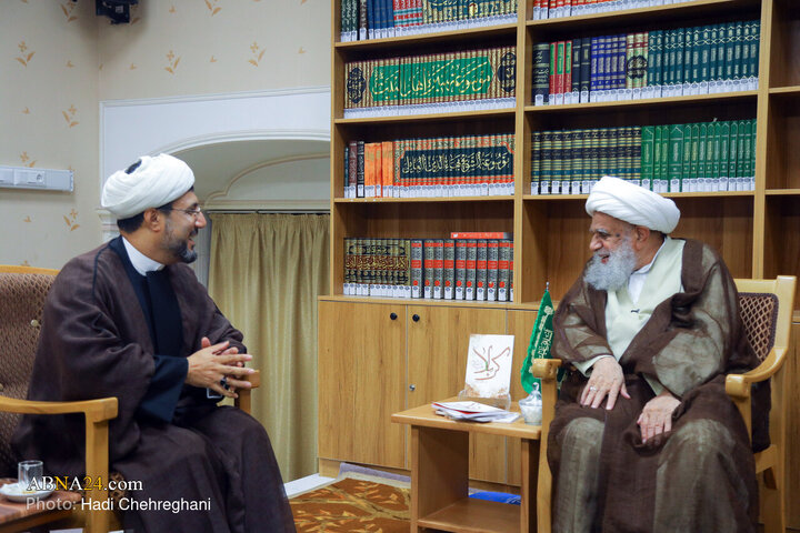 دیدار عوامل تولید کتاب «کربلا علیه‌السلام» با آیت‌الله کریمی جهرمی