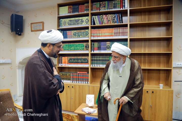 گزارش تصویری | دیدار عوامل تولید کتاب «کربلا علیه‌السلام» با آیت‌الله کریمی جهرمی