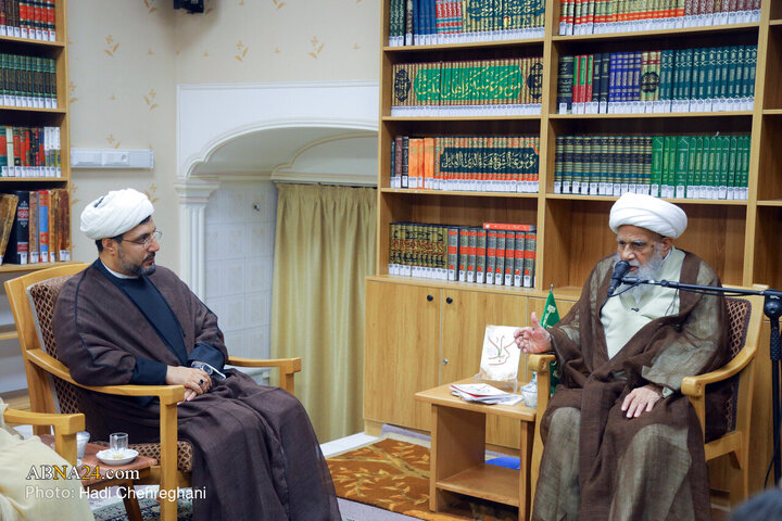 دیدار عوامل تولید کتاب «کربلا علیه‌السلام» با آیت‌الله کریمی جهرمی