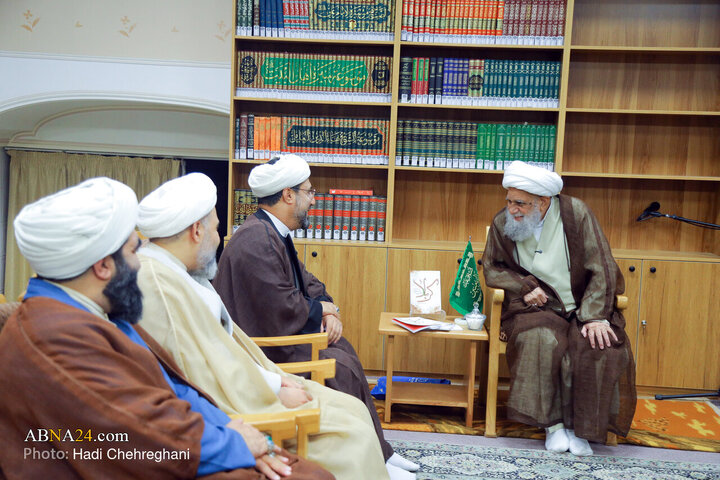 دیدار عوامل تولید کتاب «کربلا علیه‌السلام» با آیت‌الله کریمی جهرمی