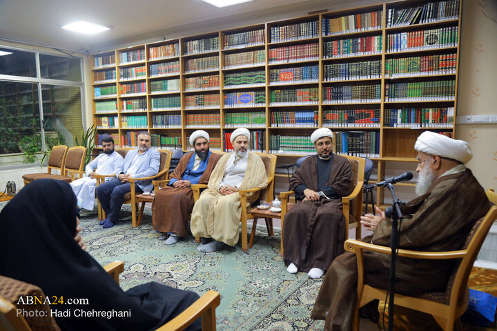 دیدار عوامل تولید کتاب «کربلا علیه‌السلام» با آیت‌الله کریمی جهرمی