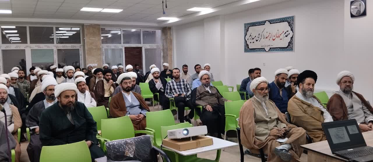 افتتاح بیست‌ویکمین دوره مهارت‌های بیان تفسیر در ستاد تفسیر قرآن کریم + تصاویر