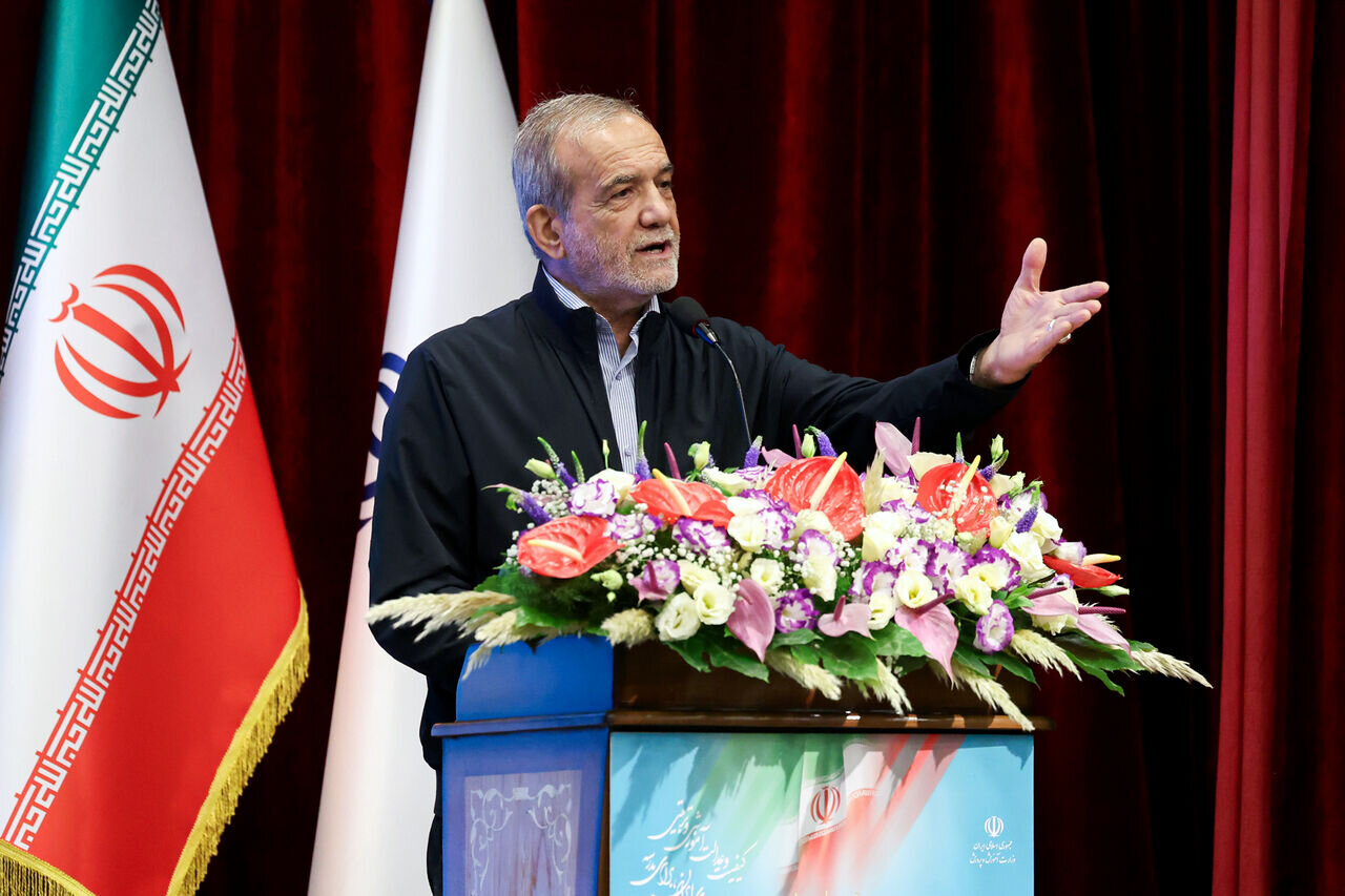 Pezeşkian: Raket və nüvə enerjisini bu torpağın övladları yaradıb