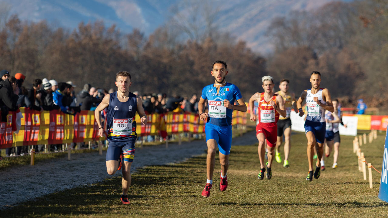 تمجید رسانۀ ایتالیایی از ورزشکاران مسلمان: روی دیگر ایتالیا، مسلمانانی که لاجوردی می‌پوشند