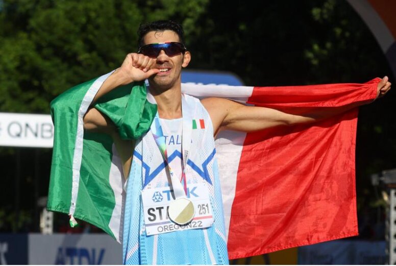 تمجید رسانۀ ایتالیایی از ورزشکاران مسلمان: روی دیگر ایتالیا، مسلمانانی که لاجوردی می‌پوشند