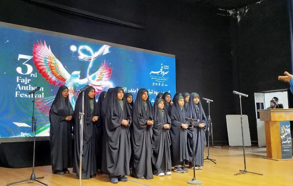 سرود باید زبان گویای ارزش‌های انقلاب باشد