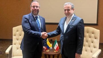 Irã e Venezuela fortalecem aliança diante de ameaças dos EUA