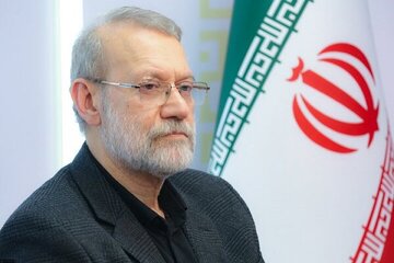 Larîcanî peyama girîng a rêberê Îranê ji Putin re gihand