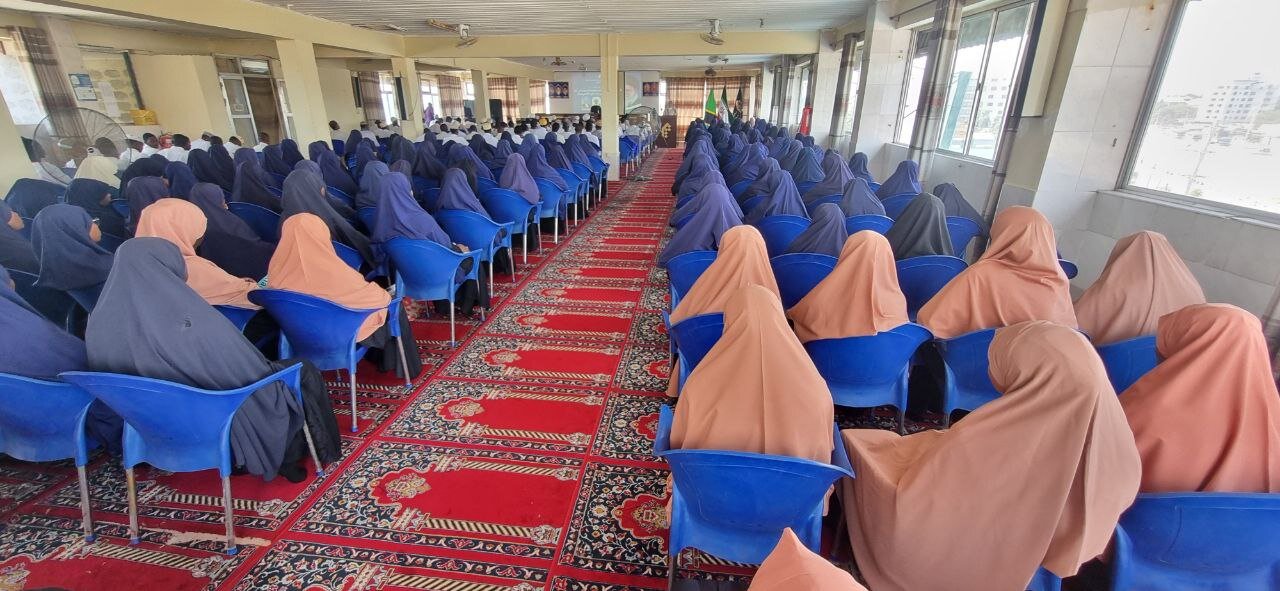 Kikao cha Kielimu cha (Sisi na Magharibi) | Dr.Ali Taqavi: "Tunahitaji Ufahamu wa kina wa Ustaarabu wa Magharibi ili kuujibu kwa Misingi ya Kiislamu"