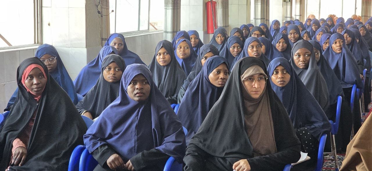 Kikao cha Kielimu cha (Sisi na Magharibi) | Dr.Ali Taqavi: "Tunahitaji Ufahamu wa kina wa Ustaarabu wa Magharibi ili kuujibu kwa Misingi ya Kiislamu"