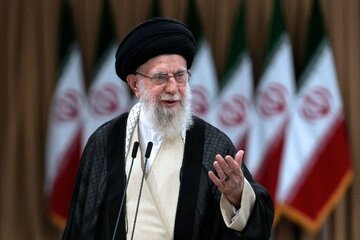 !Îmam Xameneyî: Gefên xwe li wan kesên ku ji gefan ditirsin bikin