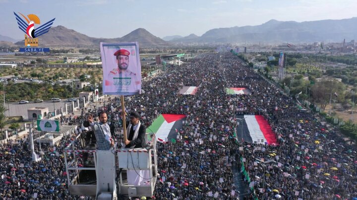 تقرير مصور/ مسيرة مليونية بالعاصمة صنعاء تجدد العهد للشهداء وتؤكد الجهوزية لنصرة فلسطين