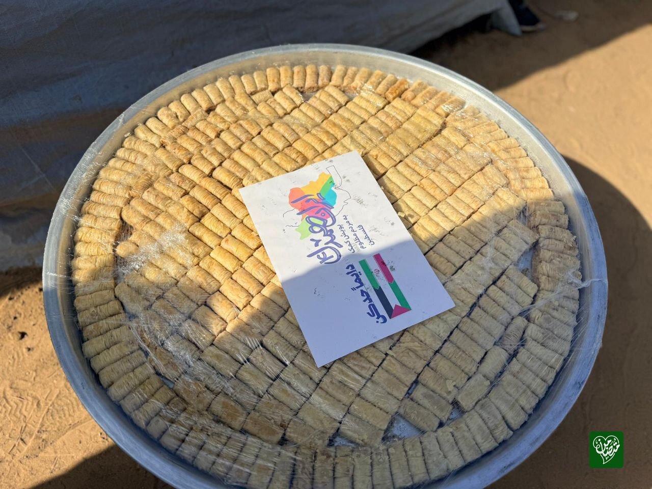 توزيع "حلوى النصر" في غزة