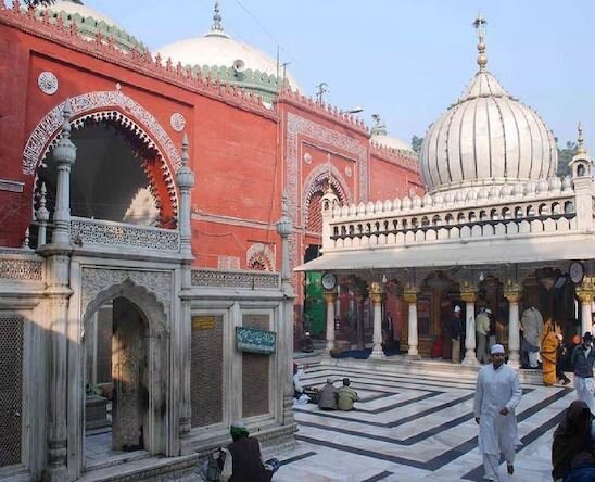 निजामुद्दीन औलिया दरगाह, आरएसएस संगठन का जश्न के नाम पर बवाल
