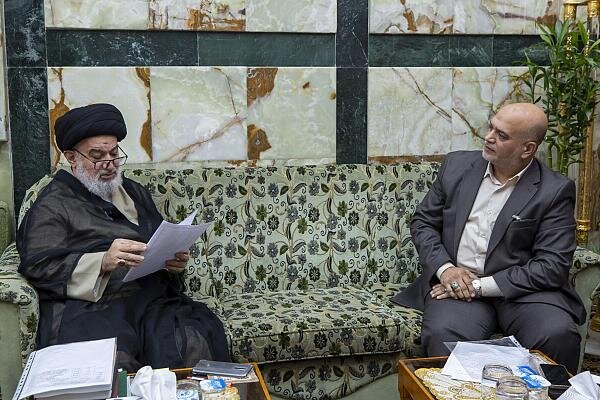 السيد الصافي يدعو إلى توثيق الأفكار والأحداث لحماية الإرث العراقي من الاندثار بغية نقله سليمًا للأجيال القادمة