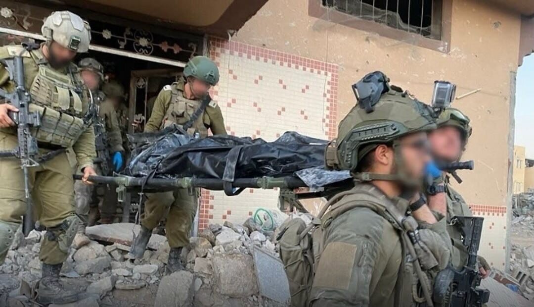 ویدیو | اولین لحظات حضور سربازان صهیونیستی بر بالای پیکر شهید یحیی سنوار