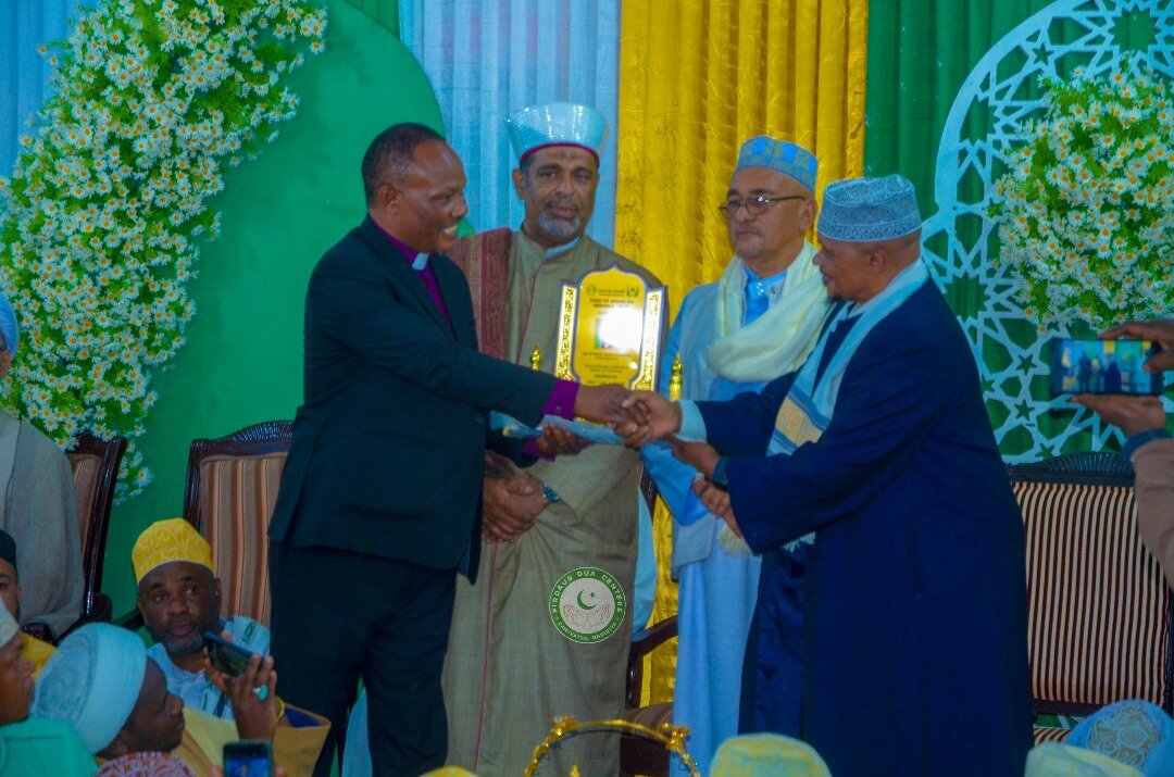 Maulid ya Amani ya Mtume (s) yaunganisha Viongozi wa Dini mbalimbali - Dkt.Alhad Mussa Salum Aongoza Maadhimisho yenye mvuto wa Kimataifa +Picha