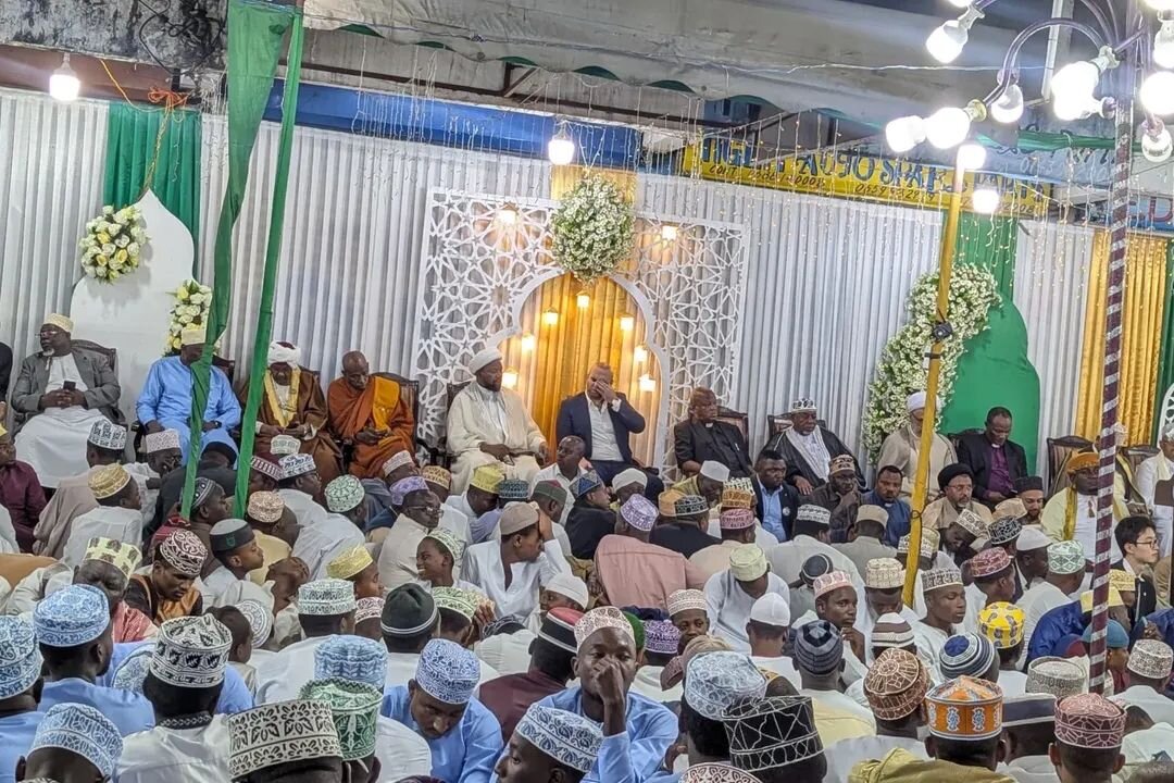 Maulid ya Amani ya Mtume (s) yaunganisha Viongozi wa Dini mbalimbali - Dkt.Alhad Mussa Salum Aongoza Maadhimisho yenye mvuto wa Kimataifa +Picha