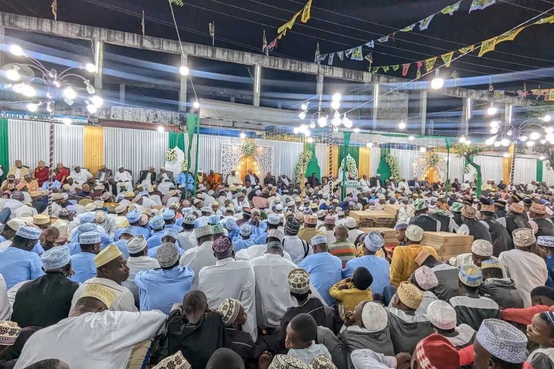 Sheikh Mkuu wa Shia Tanzania, Maulana Sheikh Hemed Jalala, Atunukiwa Tuzo ya Amani na Heshima 2025 Katika Maulid Adhim ya Kitaifa Temeke Mwisho +Picha