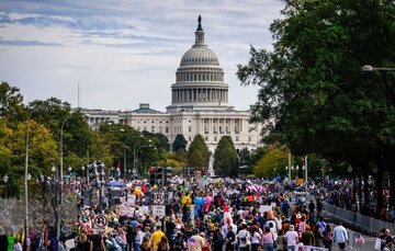 Amurka; Manyan ‘Yan Siyasa Na Amurka Sun Yi Kukan Rashin Amincewa Da Mulkin Kama-Kary Na Trump! + Bidiyoyi