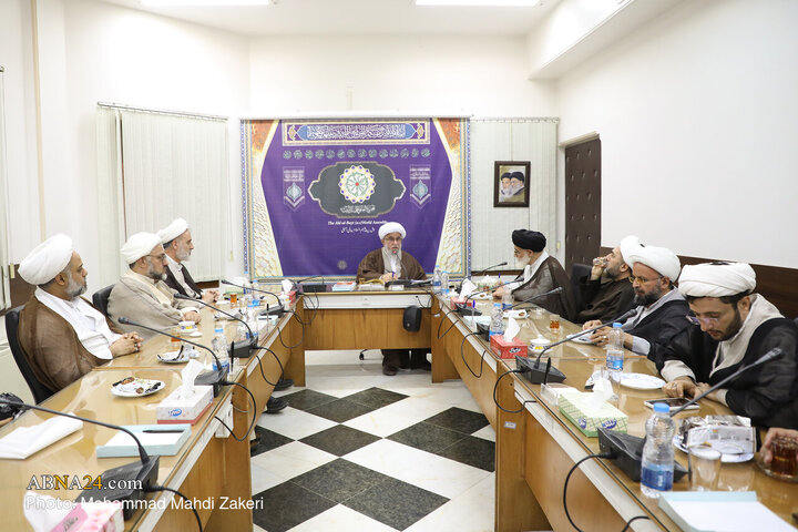 Foto / Ayende-i Rûşen Enstitüsü Yöneticilerinin Dünya Ehlibeyt Kurultayı Genel Sekreteriyle Görüşmesi