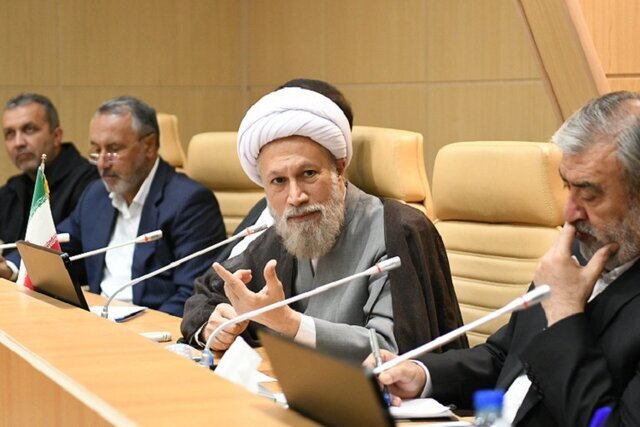 تأکید آیت‌الله دژکام بر ضرورت مشورت سازنده در تصمیم‌گیری‌های جمعی