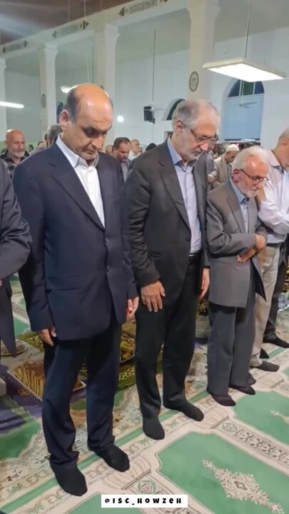 ویدیو | اقامه نماز شیعیان به امامت روحانی اهل سنت در رضوانشهر گیلان