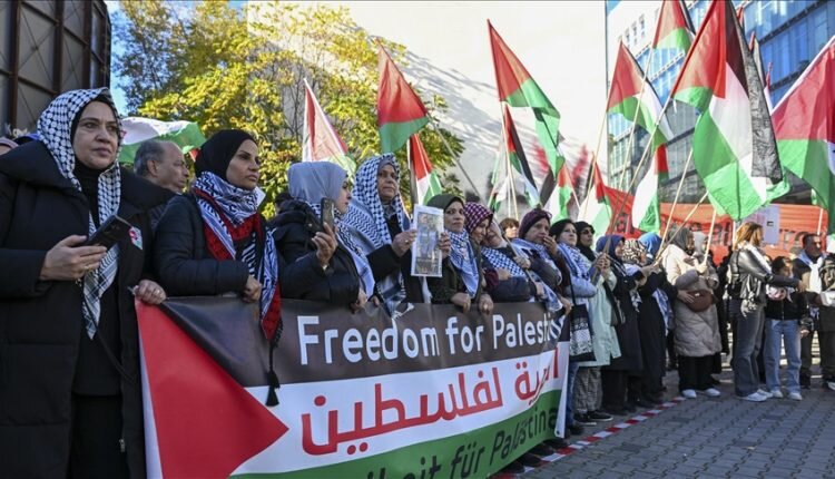 Berlin demonstrators demand end to German arms support for Israel