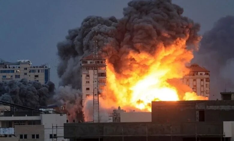 ویدیو | لحظات اولیه از بمباران منزلی مسکونی در اردوگاه النصیرات