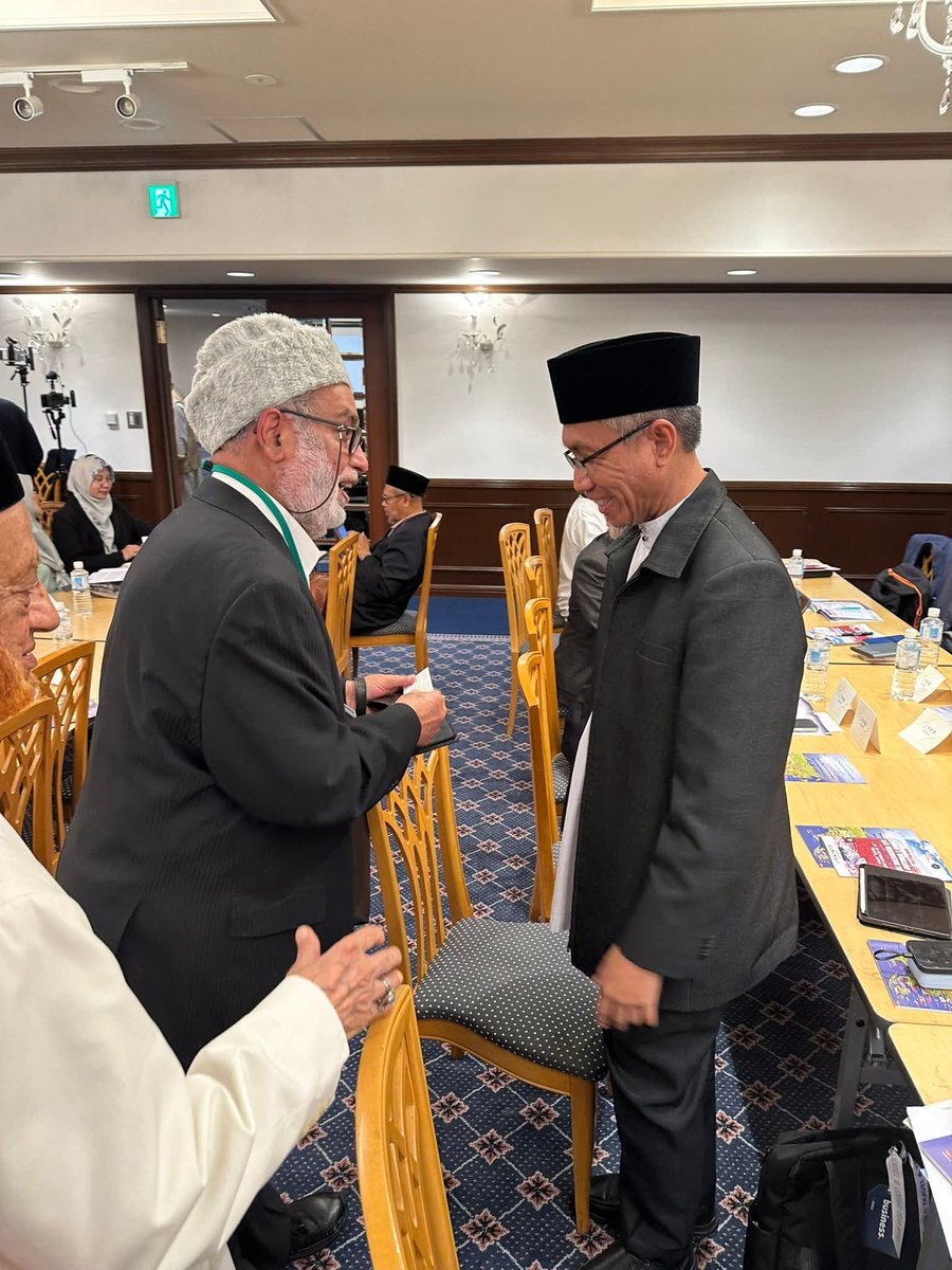 دیدار هیئت مالزیایی با انجمن مسلمانان ژاپن و برگزاری کارگاه رؤیت هلال ماه + تصاویر