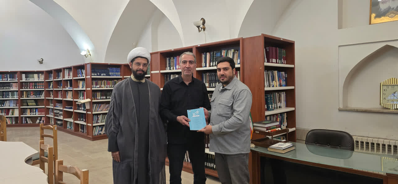 Turath Razavi journal donated to Blue Mosque library in Yerevan