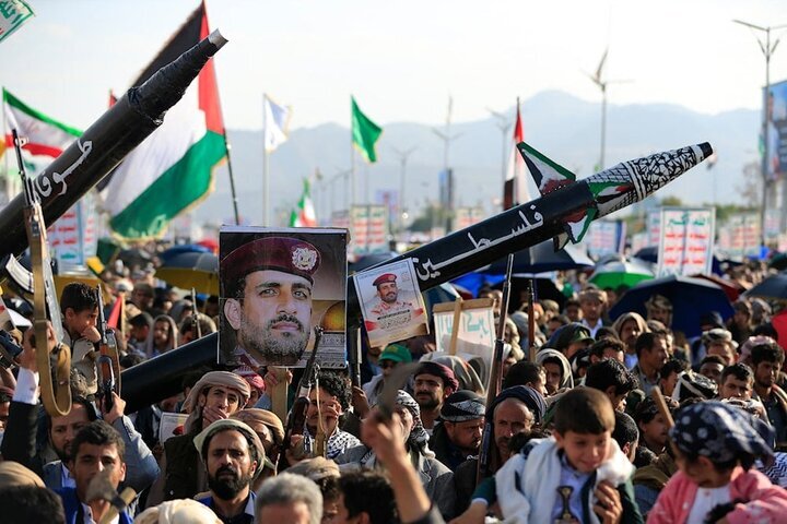 Massive crowds in Sanaa mourn martyred Yemeni Chief of Staff al-Ghamari