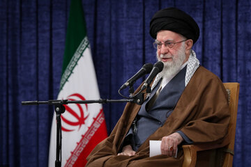 Imam Khamenei: Ang Estados Unidos ay isang estadong terorista; ang mga sandata ng US ay ibinibigay sa mga Zionista upang ibagsak sa mga mamamayan ng G