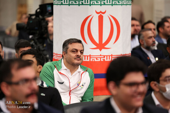 Encuentro de campeones deportivos y medallistas de olimpiadas científicas con el Líder de la Revolución