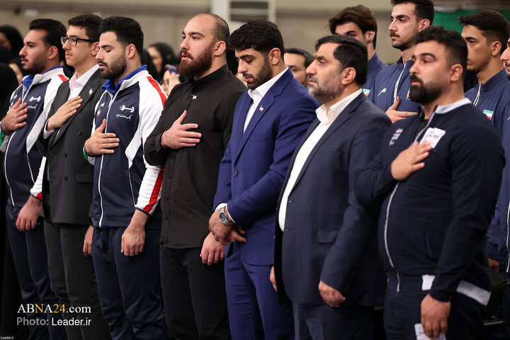 Encuentro de campeones deportivos y medallistas de olimpiadas científicas con el Líder de la Revolución