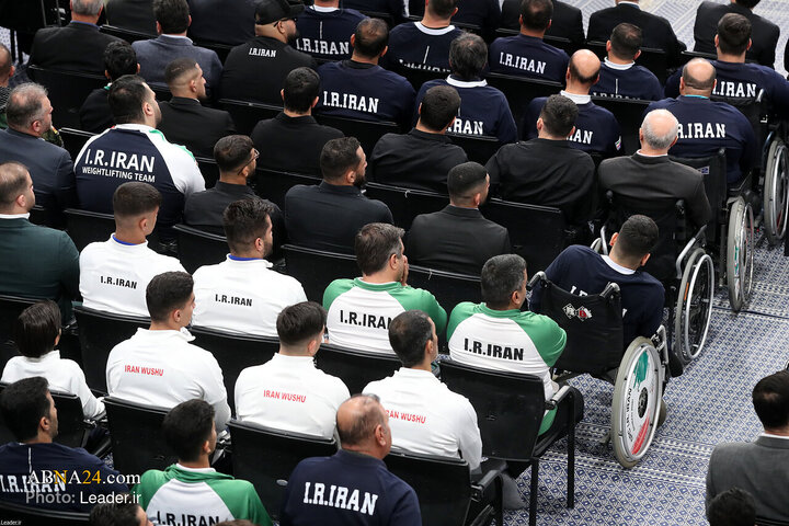 Encuentro de campeones deportivos y medallistas de olimpiadas científicas con el Líder de la Revolución