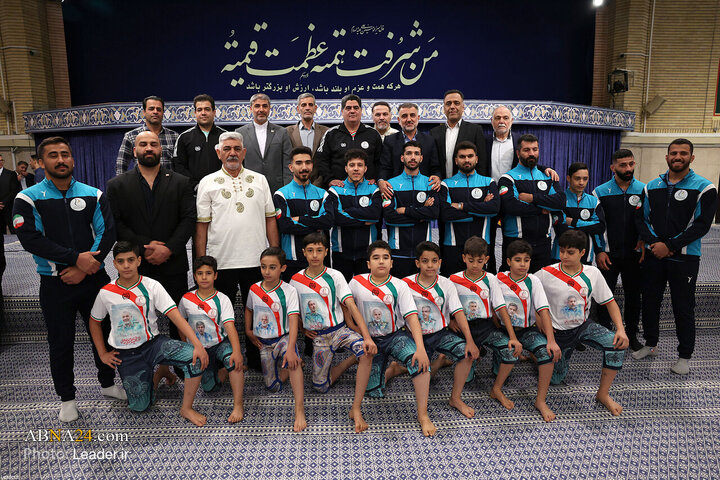 Encuentro de campeones deportivos y medallistas de olimpiadas científicas con el Líder de la Revolución