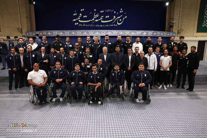 Encuentro de campeones deportivos y medallistas de olimpiadas científicas con el Líder de la Revolución