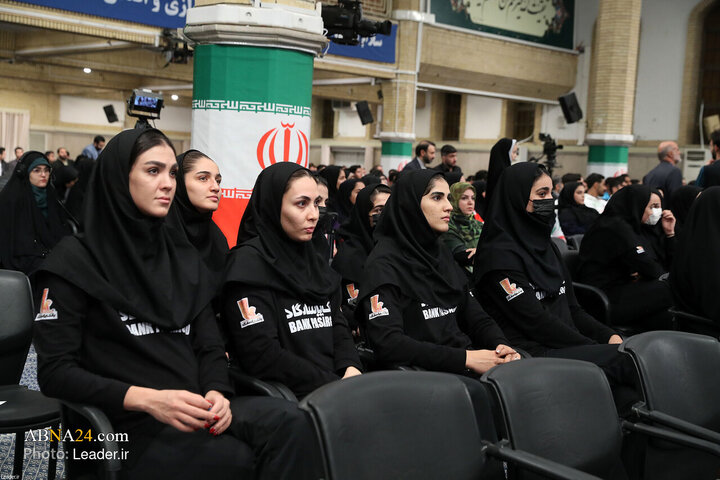 Hevdîtina şampiyonên werzîşê û serkeftiyên olîmpiyatên zanistî bi Rêberê Giranqedr ê Şoreşê re
