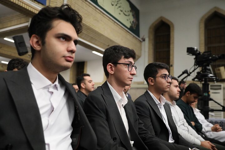 رہبر انقلاب اسلامی کا خطاب