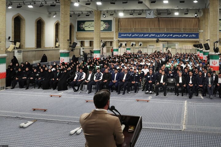 رہبر انقلاب اسلامی کا خطاب