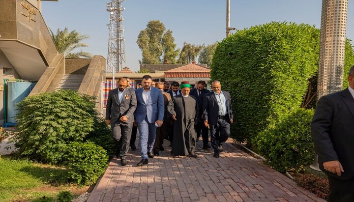 تقرير مصور/ نائب الأمين العام للعتبة الحسينية يتفقد أقسام مدينة الإمام الحسين (ع) للزائرين