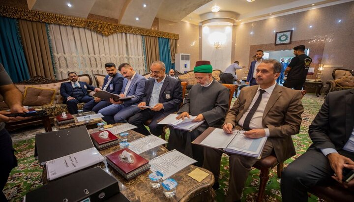 تقرير مصور/ نائب الأمين العام للعتبة الحسينية يتفقد أقسام مدينة الإمام الحسين (ع) للزائرين