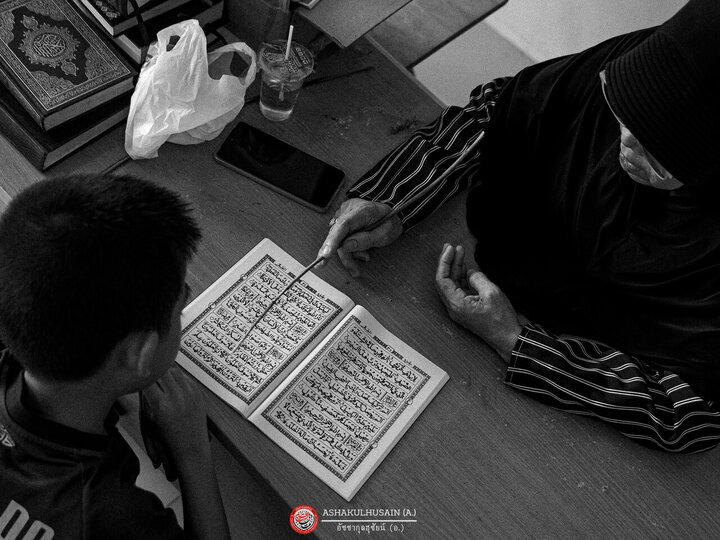 تقرير مصور/ دروس تجويد القرآن الكريم للأطفال بمسجد صاحب الزمان(ع) في تايلاند