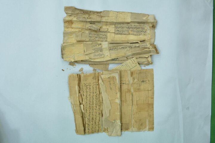 تقرير مصور/ ترميم وثائق ومخطوطات مكتبة العتبة الكاظمية المقدسة