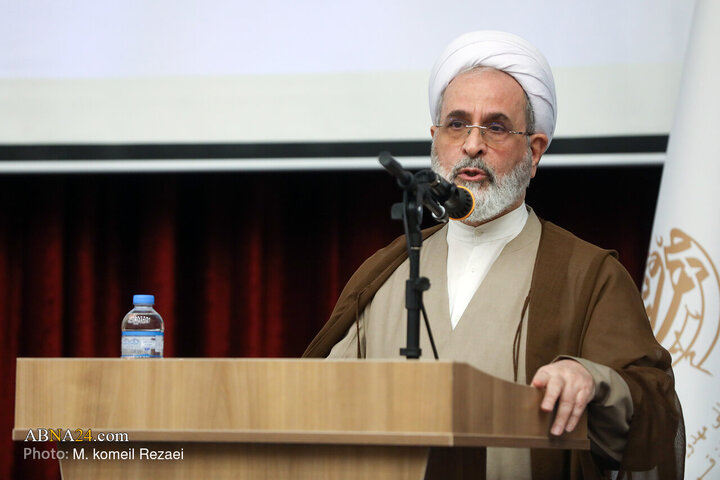رونمایی از پوستر پنجمین جشنواره ملی و اولین جشنواره بین‌المللی مهدویت در قم