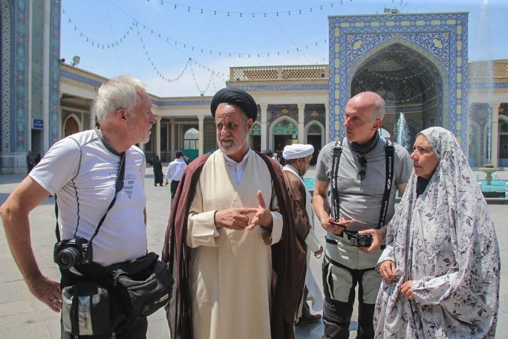 Over 1,100 non-Muslim tourists visit Hazrat Masoumeh shrine in Qom
